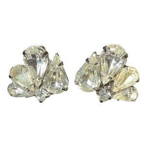 0011 Rhinestone clip on earrings